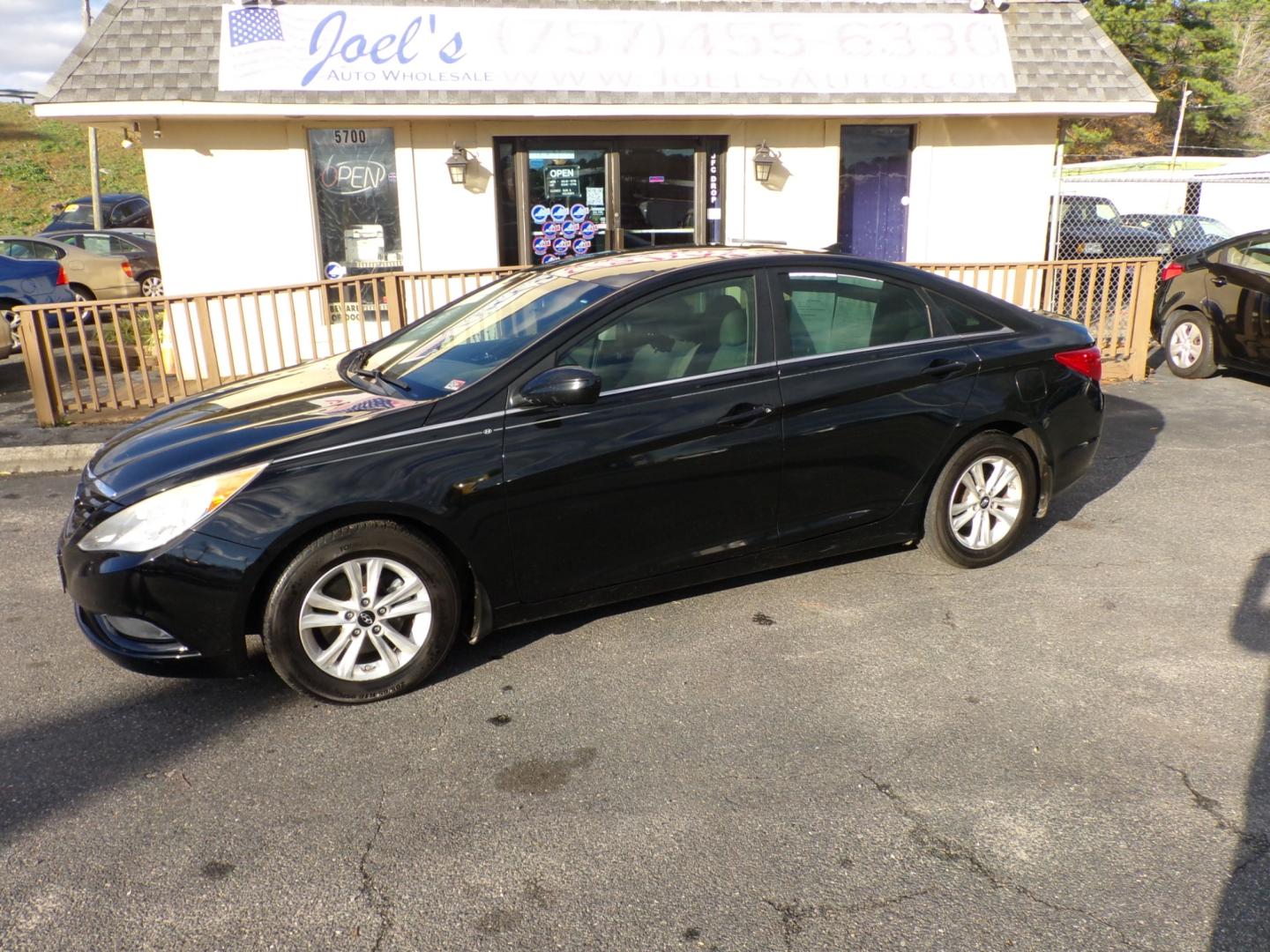 2013 Black Hyundai Sonata GLS (5NPEB4AC3DH) with an 2.4L L4 DOHC 16V engine, 6-Speed Automatic transmission, located at 5700 Curlew Drive, Norfolk, VA, 23502, (757) 455-6330, 36.841885, -76.209412 - Photo#0